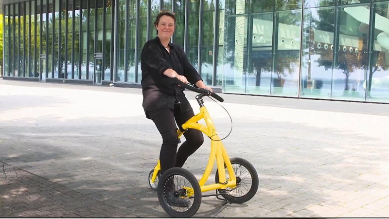The Alinker: Non-motorized walking-trike without pedals