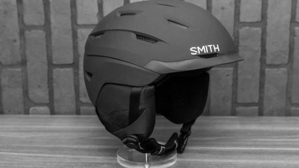 The UNIT 1 Ski Helmet: Wireless audio & walkie-talkie